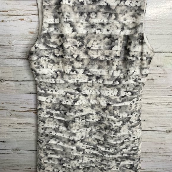 Alice & Olivia Tegan black white tiered dress silk ruffle size 6 - Picture 4 of 11